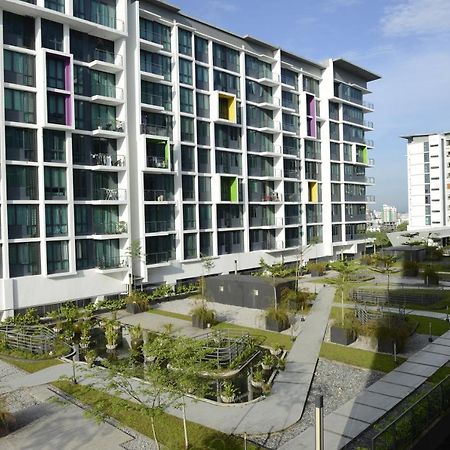 8Pax Cozy Home Stay Jazz Suites 1 Vivacity Kuching Sarawak 3Br Exterior foto