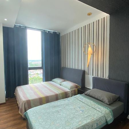 8Pax Cozy Home Stay Jazz Suites 1 Vivacity Kuching Sarawak 3Br Exterior foto